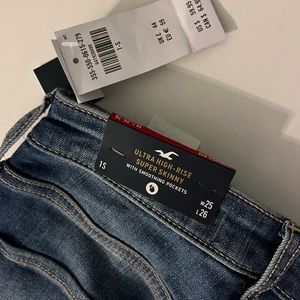 Hollister Ultra High Rise Super Skinny Jeans Never been worn tags still on